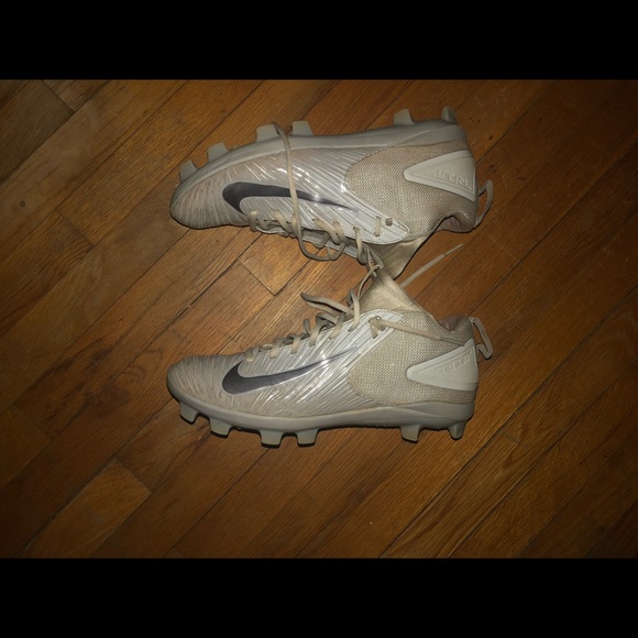 Used cleats - Picture 3 of 3